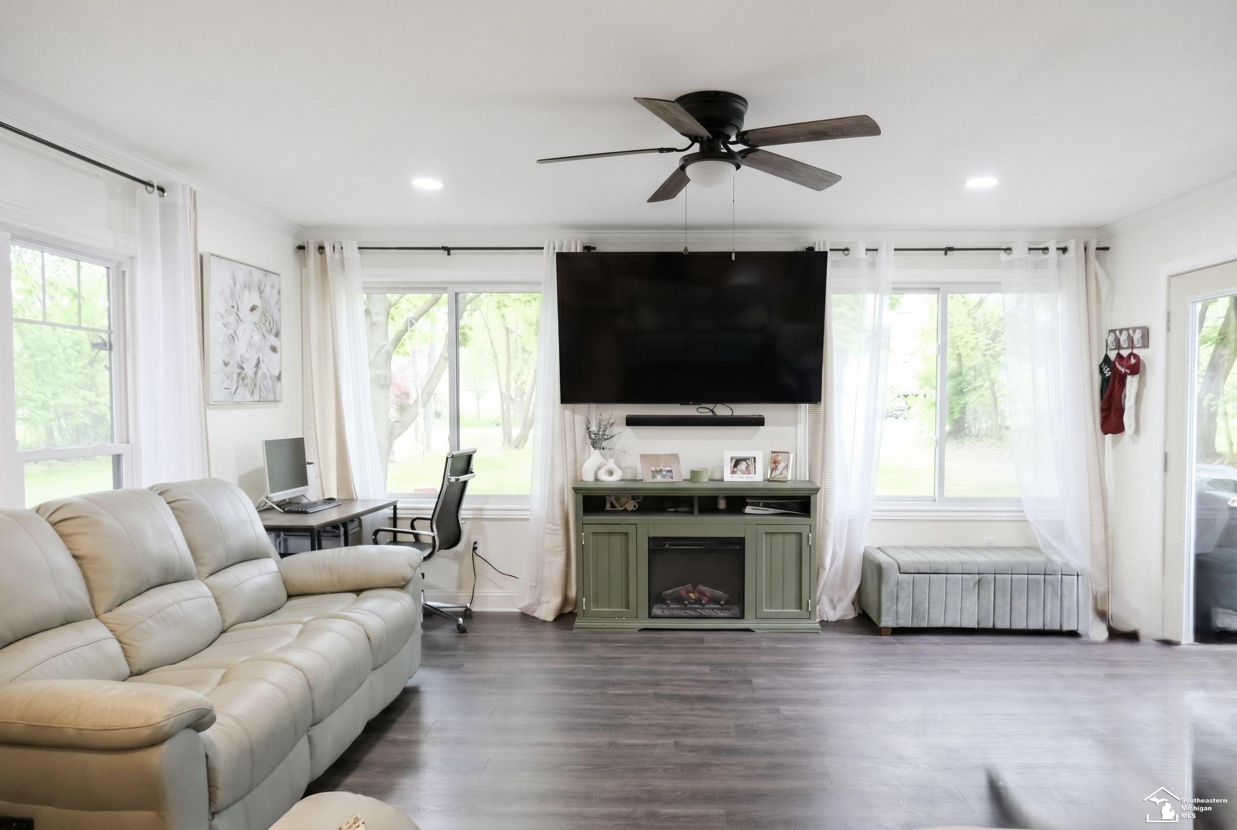 7252 Douglas Road Lambertville, MI 48144 - Photo 14 of 26