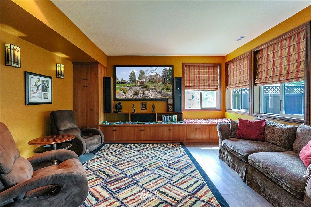 661 East Soderberg Road Allyn, WA 98524 - Photo 11 of 25 Gallery Image 11