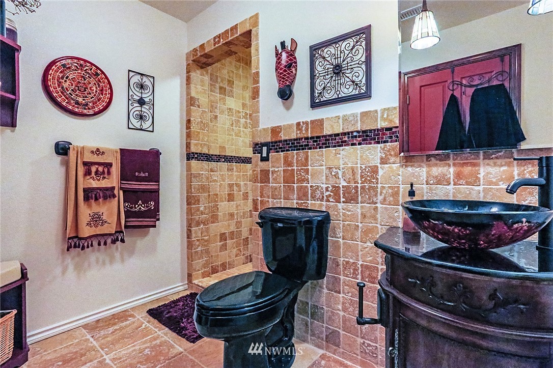 661 East Soderberg Road Allyn, WA 98524 - Photo 13 of 25 Gallery Image 13