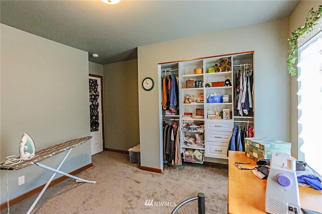 661 East Soderberg Road Allyn, WA 98524 - Photo 16 of 25 Gallery Image 16