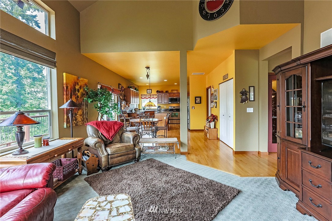 661 East Soderberg Road Allyn, WA 98524 - Photo 3 of 25 Gallery Image 3
