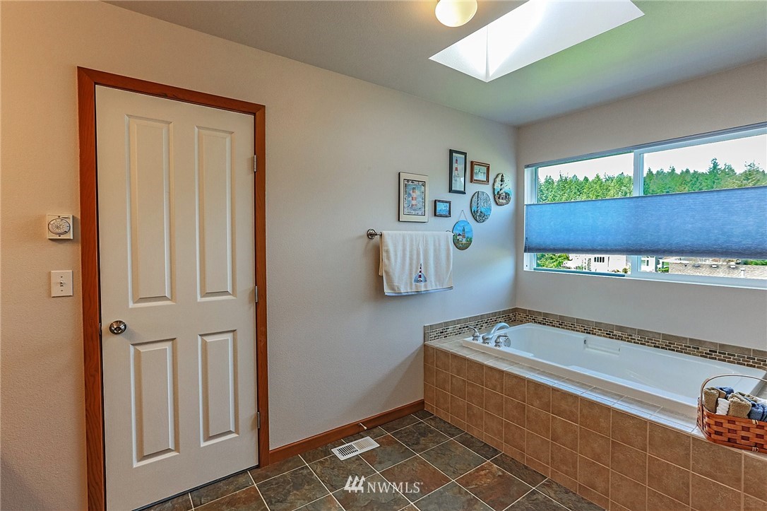 661 East Soderberg Road Allyn, WA 98524 - Photo 21 of 25 Gallery Image 21
