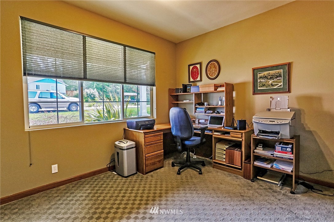 661 East Soderberg Road Allyn, WA 98524 - Photo 8 of 25 Gallery Image 8