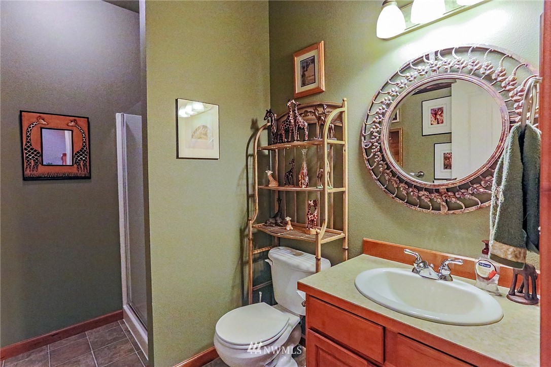 661 East Soderberg Road Allyn, WA 98524 - Photo 9 of 25 Gallery Image 9