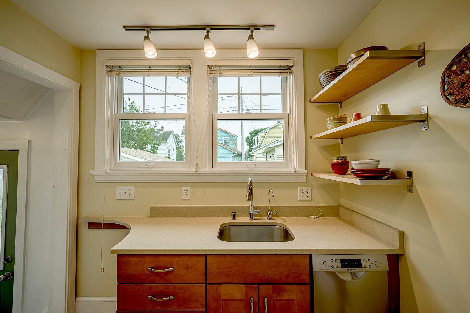 3213 Center Street Madison, WI 53704 - Photo 7 of 23