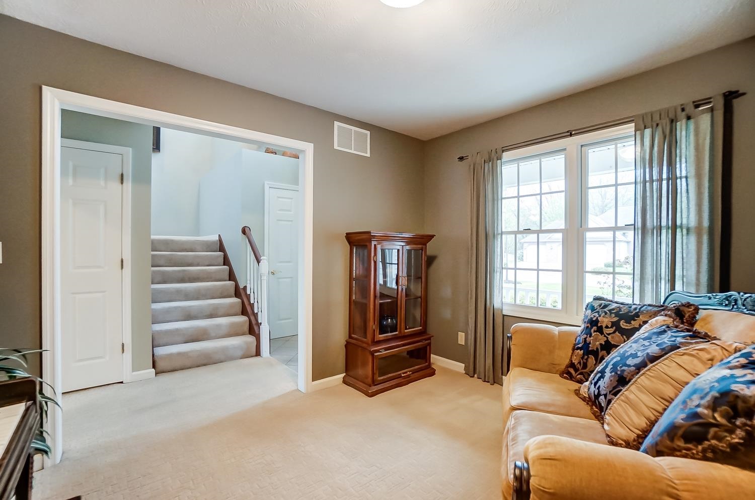 151 South Hunters Ridge Warsaw, IN 46582 - Photo 5 of 34 Gallery Image 5