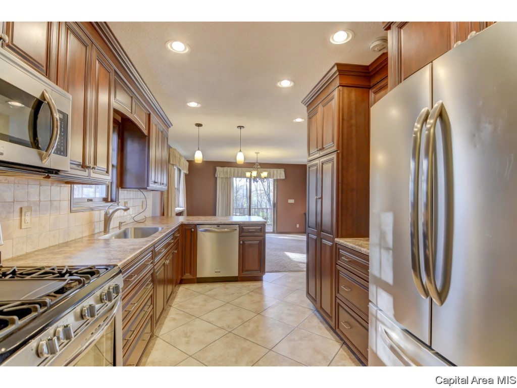 710 Thistle Ridge Springfield, IL 62707 - Photo 8 of 34 Gallery Image 8