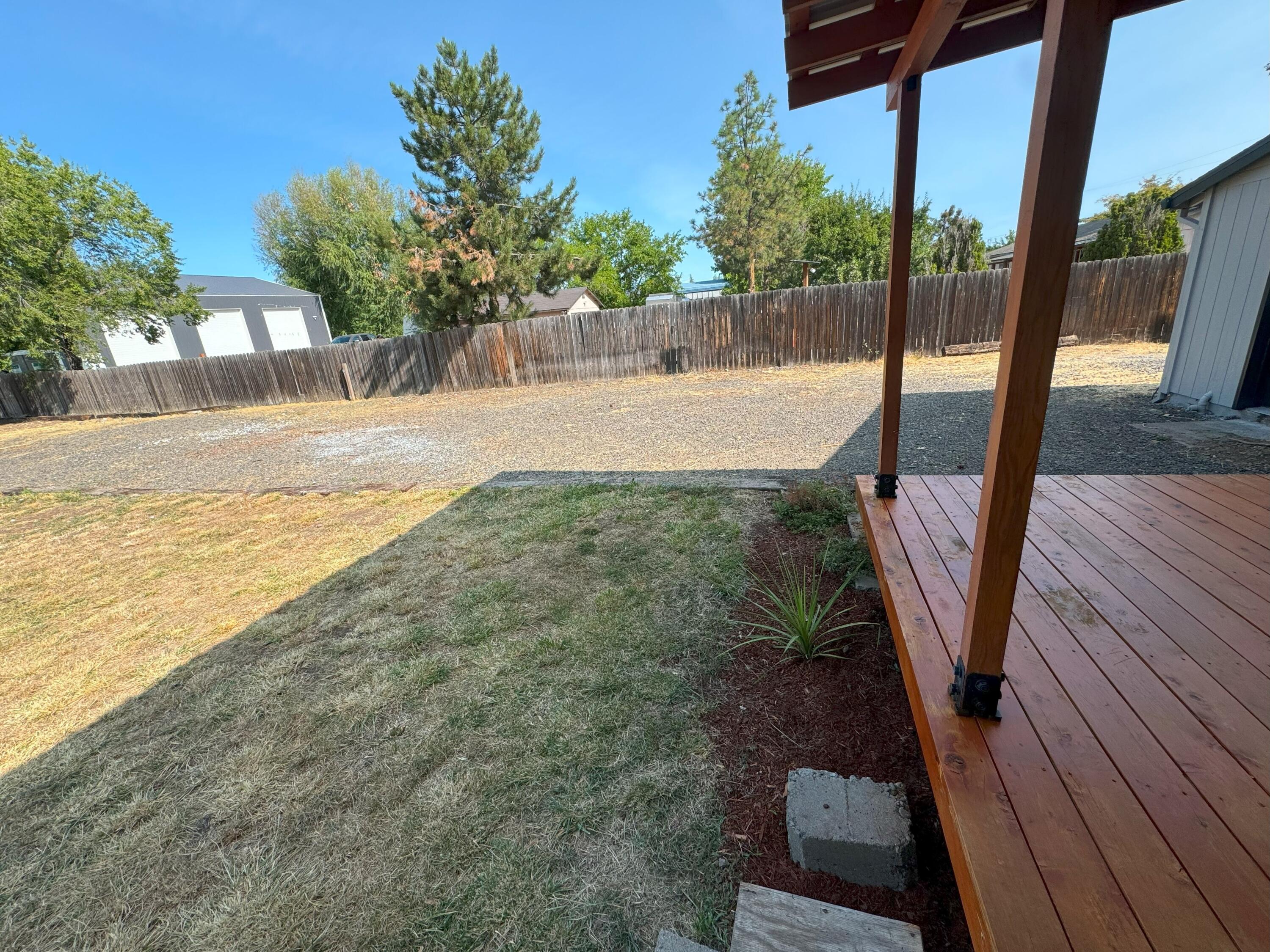 6845 Pinehurst Street Central Point, OR 97502 - Photo 33 of 40 image033
