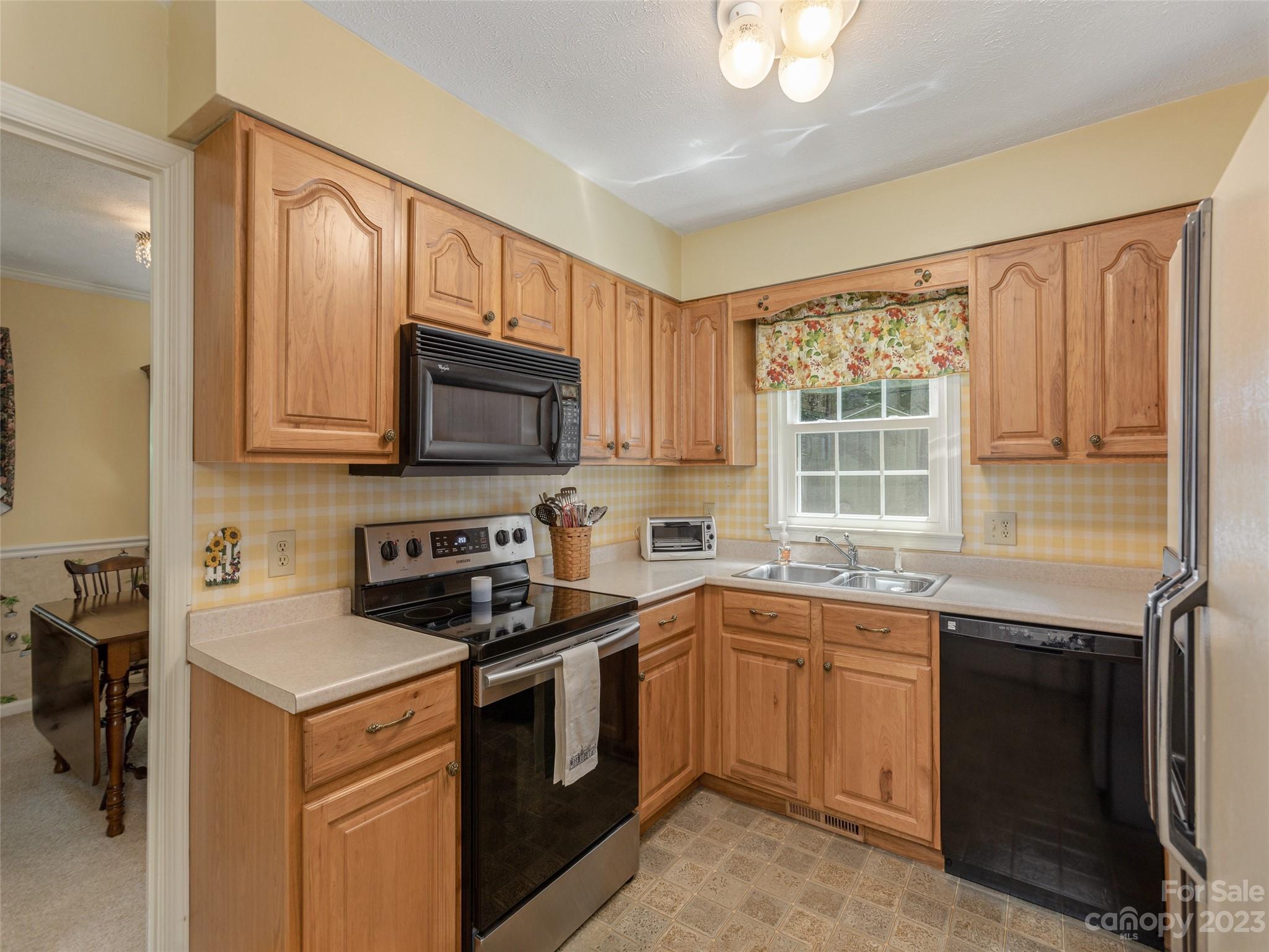 1983 Brevard Road Arden, NC 28704 - Photo 7 of 35 Gallery Image 7