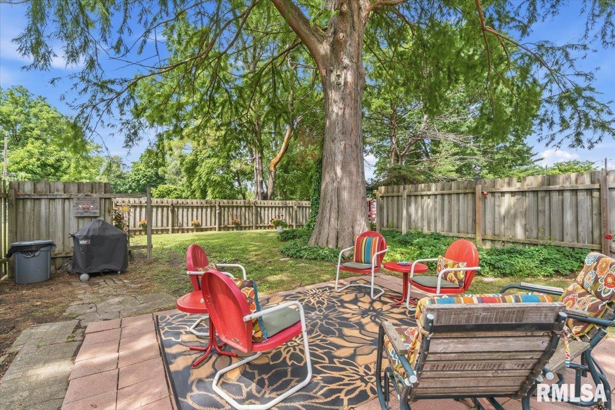 2141 East Watch Avenue Springfield, IL 62702 - Photo 27 of 36