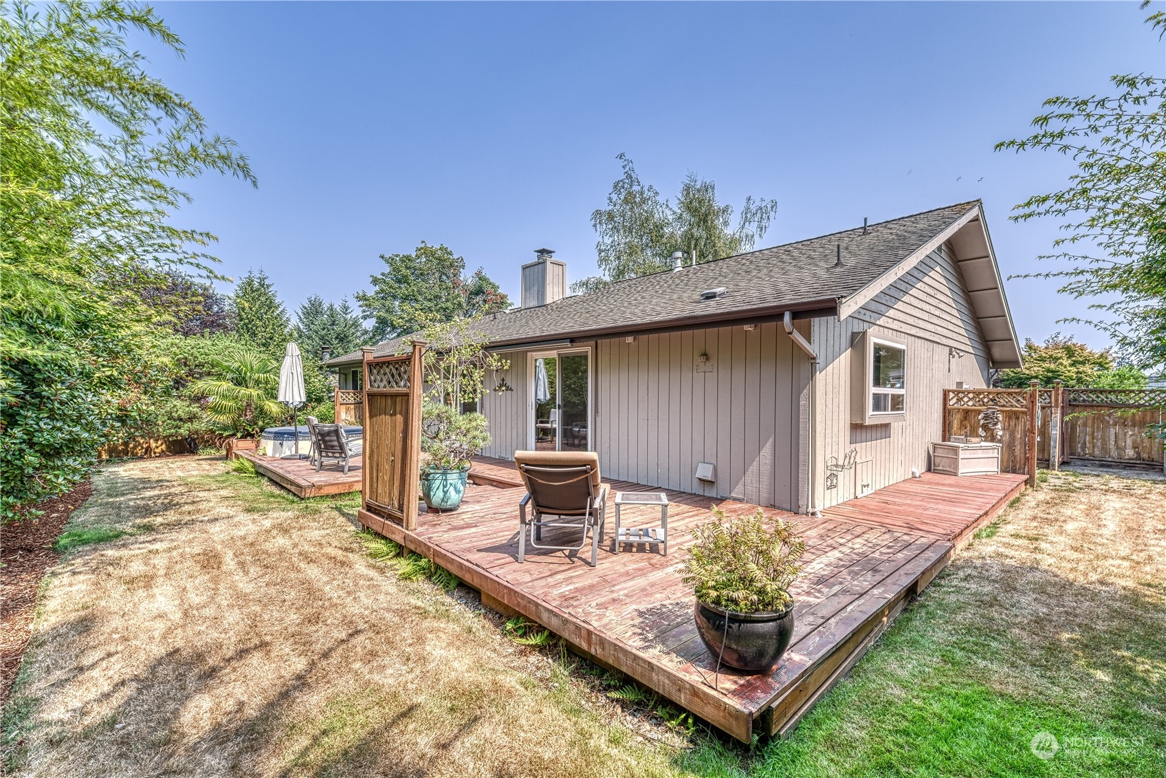7720 Insel Avenue Gig Harbor, WA 98335 - Photo 26 of 29 swimming pool view with a seating space