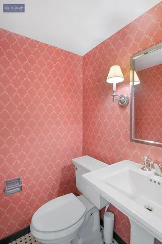 $975,000 | 420 East 58th Street, Unit 15A | Sutton Place