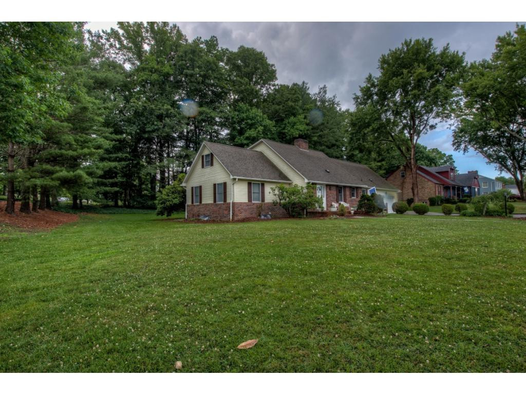 101 Gaffney Road Bristol, TN 37620 - Photo 2 of 20 Photo 2