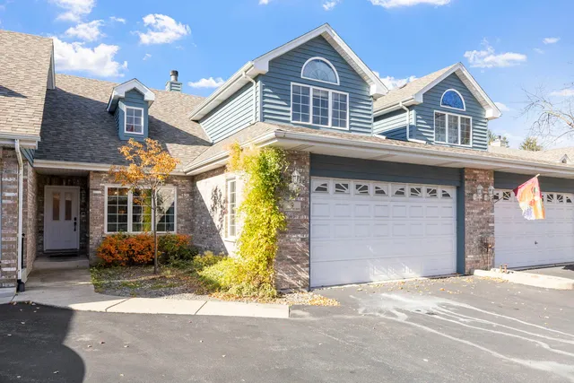 $444,000 | 9 Lake Katherine Drive, Palos Heights, IL 60463