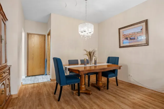 $444,000 | 9 Lake Katherine Drive, Palos Heights, IL 60463