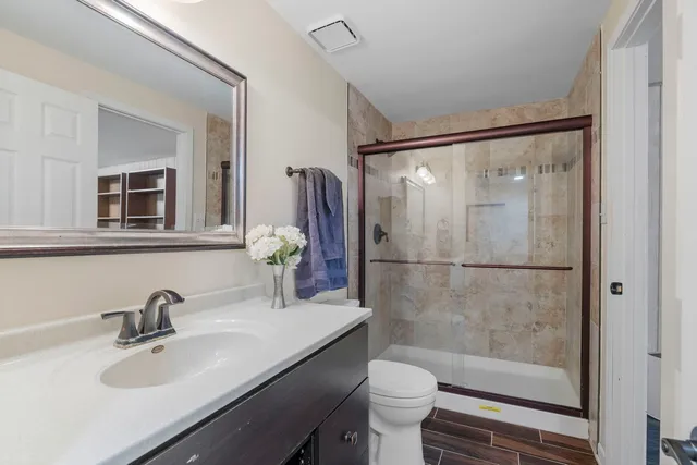 $444,000 | 9 Lake Katherine Drive, Palos Heights, IL 60463