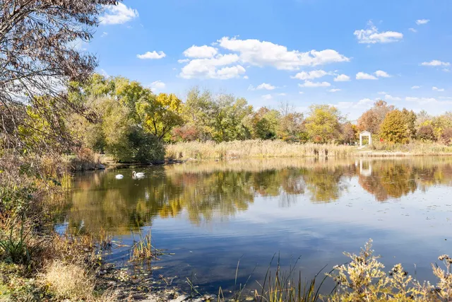 $444,000 | 9 Lake Katherine Drive, Palos Heights, IL 60463