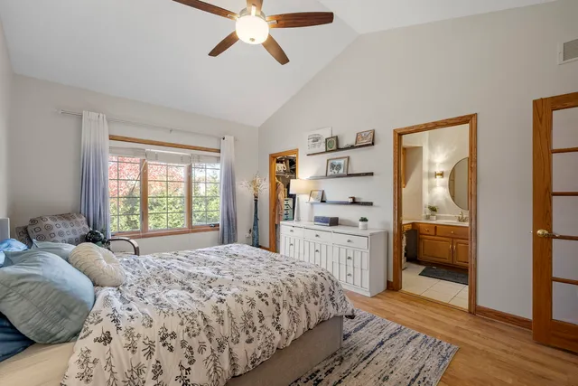 $444,000 | 9 Lake Katherine Drive, Palos Heights, IL 60463