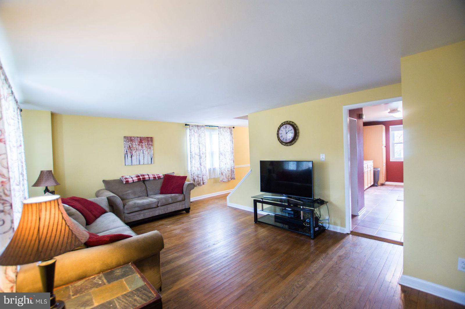 1019 Grovehill Road Halethorpe, MD 21227 - Photo 2 of 23