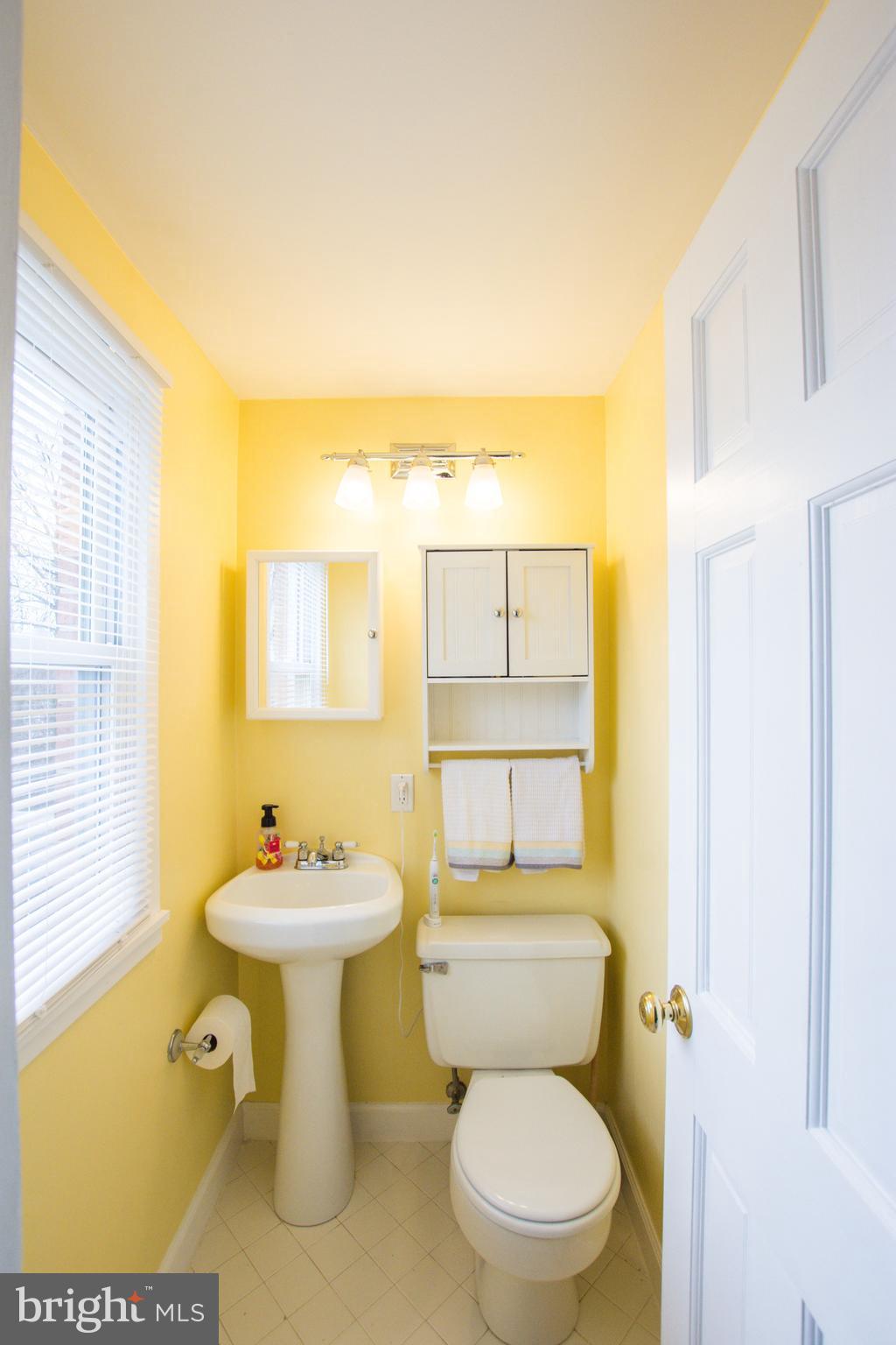 1019 Grovehill Road Halethorpe, MD 21227 - Photo 11 of 23