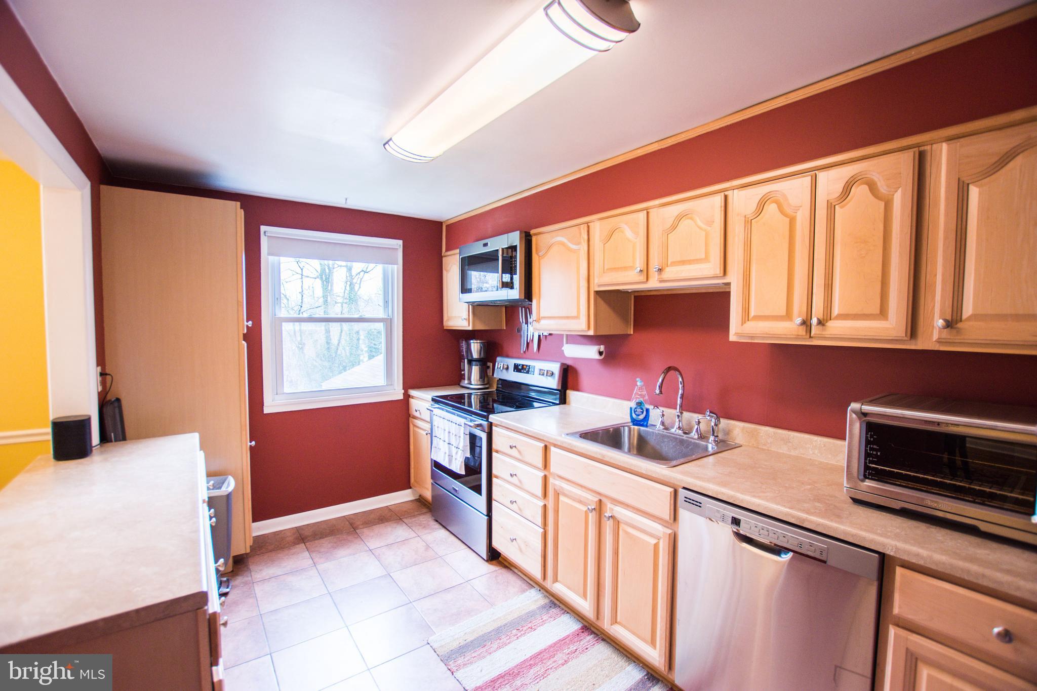 1019 Grovehill Road Halethorpe, MD 21227 - Photo 7 of 23