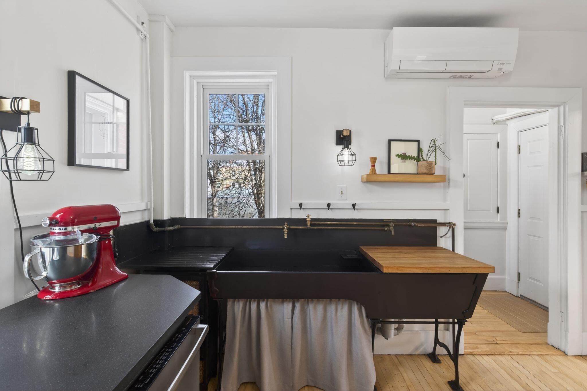 135 Brackett Street, Unit 7 Portland, ME 04102 - Photo 10 of 27 135_Bracket_St_061