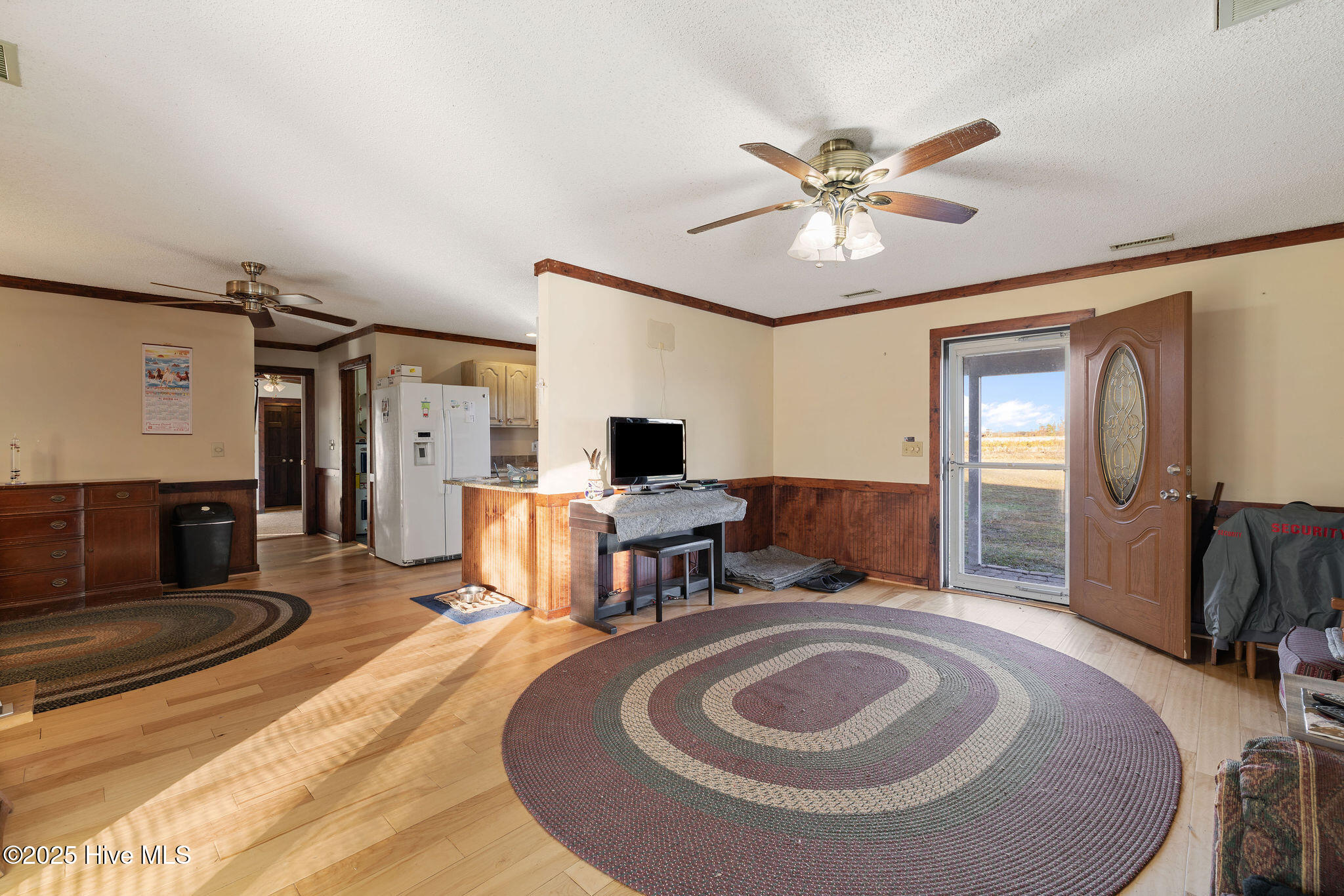 625 Garner Chapel Road Mount Olive, NC 28365 - Photo 21 of 33 Living Room