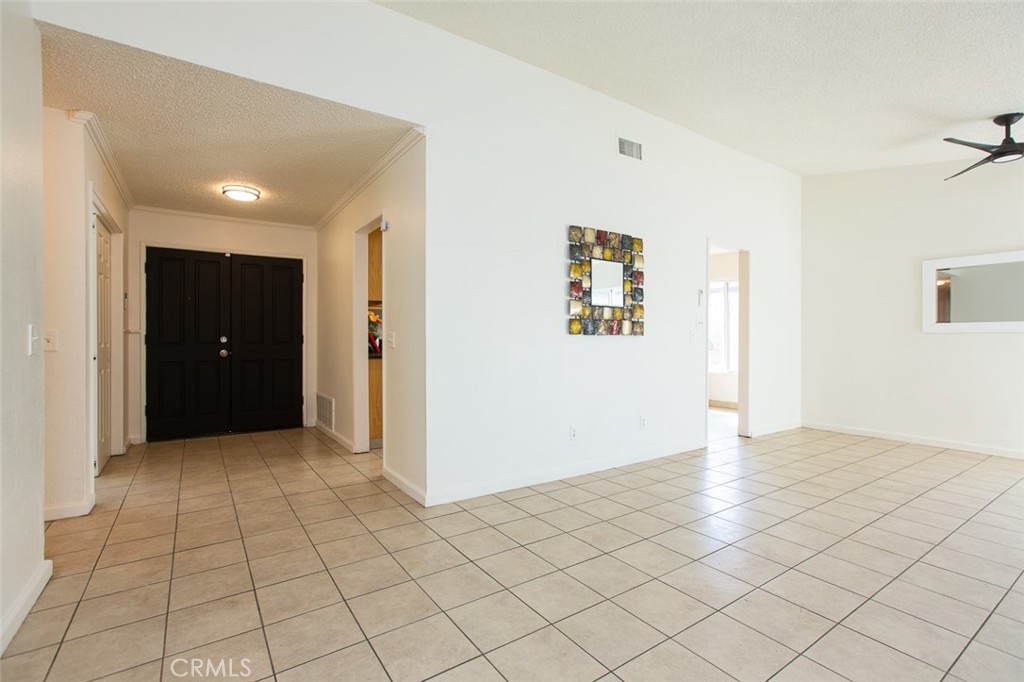 3790 Nut Tree Lane Riverside, CA 92501 - Photo 5 of 31 a view of a hallway