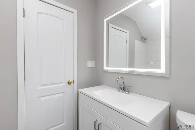 $295,000 | 52 Hawthorne Avenue, Tonawanda, NY 14223