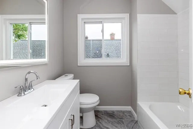 $295,000 | 52 Hawthorne Avenue, Tonawanda, NY 14223