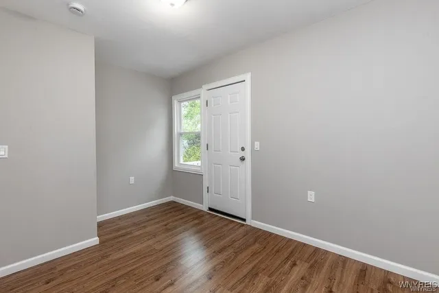 $295,000 | 52 Hawthorne Avenue, Tonawanda, NY 14223