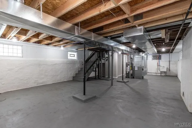 $295,000 | 52 Hawthorne Avenue, Tonawanda, NY 14223