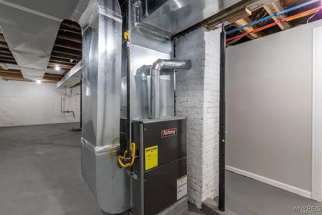 $295,000 | 52 Hawthorne Avenue, Tonawanda, NY 14223