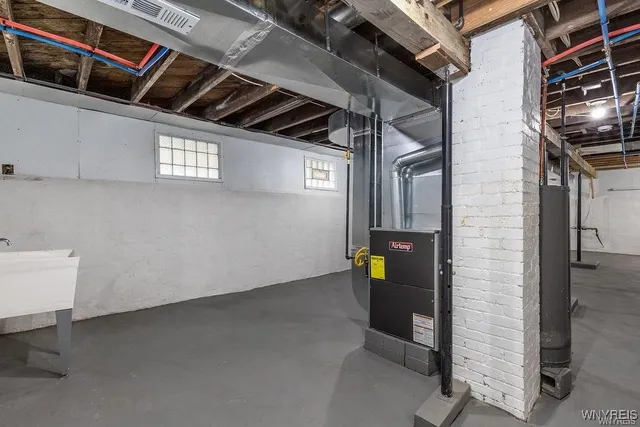 $295,000 | 52 Hawthorne Avenue, Tonawanda, NY 14223