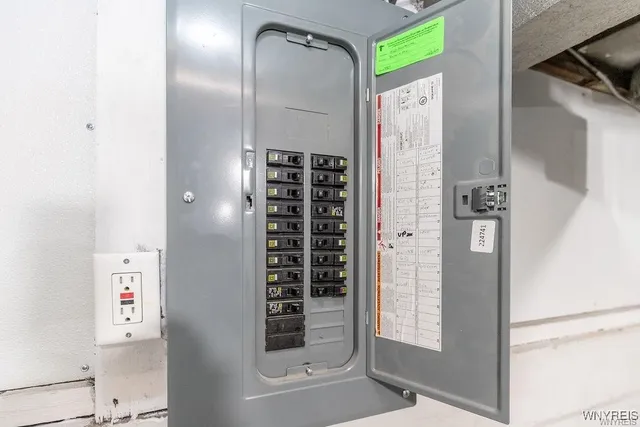 $295,000 | 52 Hawthorne Avenue, Tonawanda, NY 14223