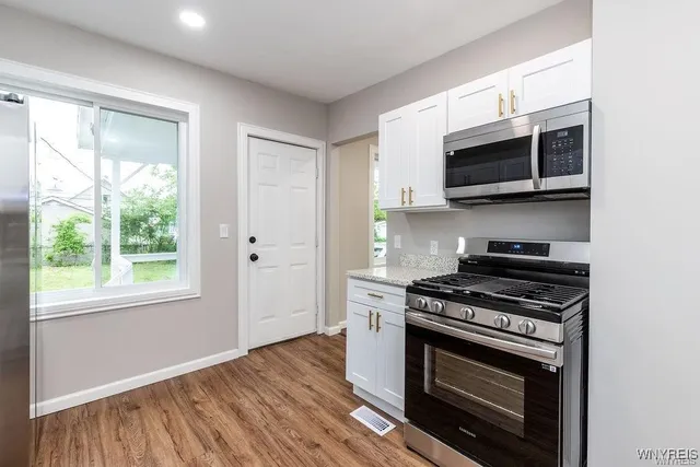 $295,000 | 52 Hawthorne Avenue, Tonawanda, NY 14223