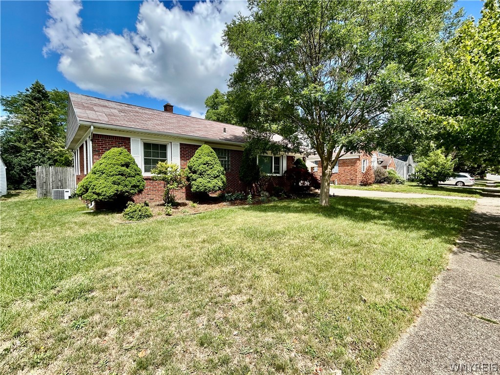 220 Treehaven Road Cheektowaga, NY 14215 - Photo 3 of 34 Gallery Image 3
