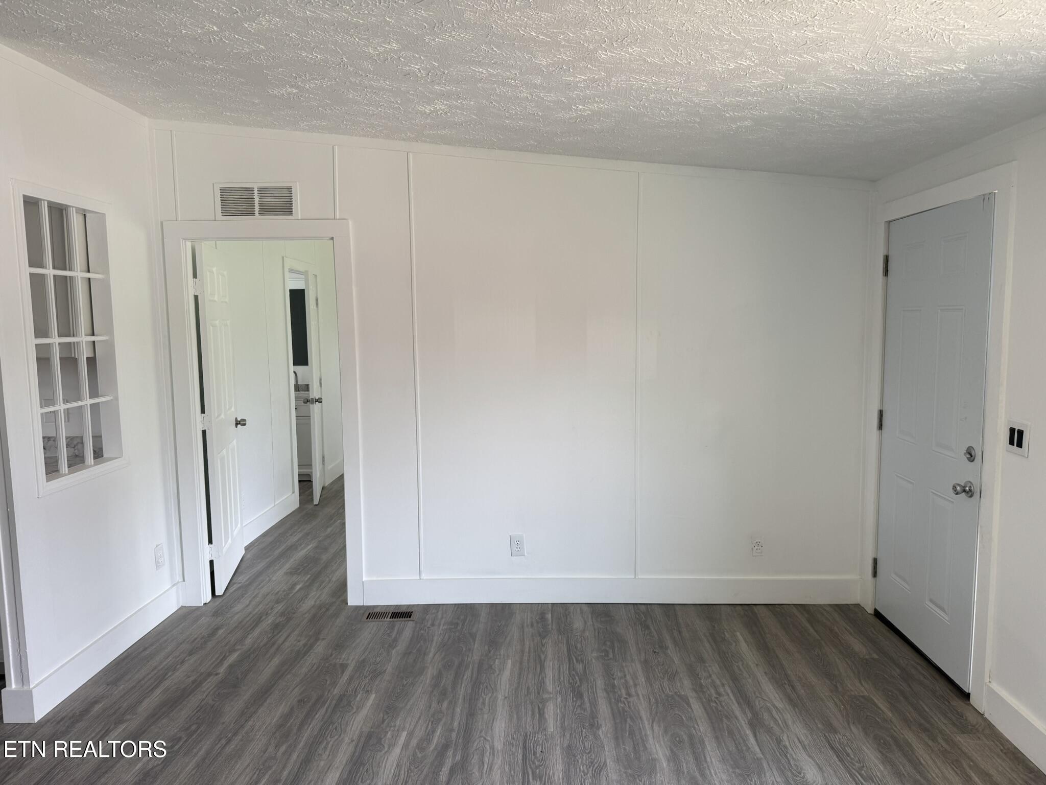 4414 Mission Road Southeast Knoxville, TN 37920 - Photo 5 of 19 5