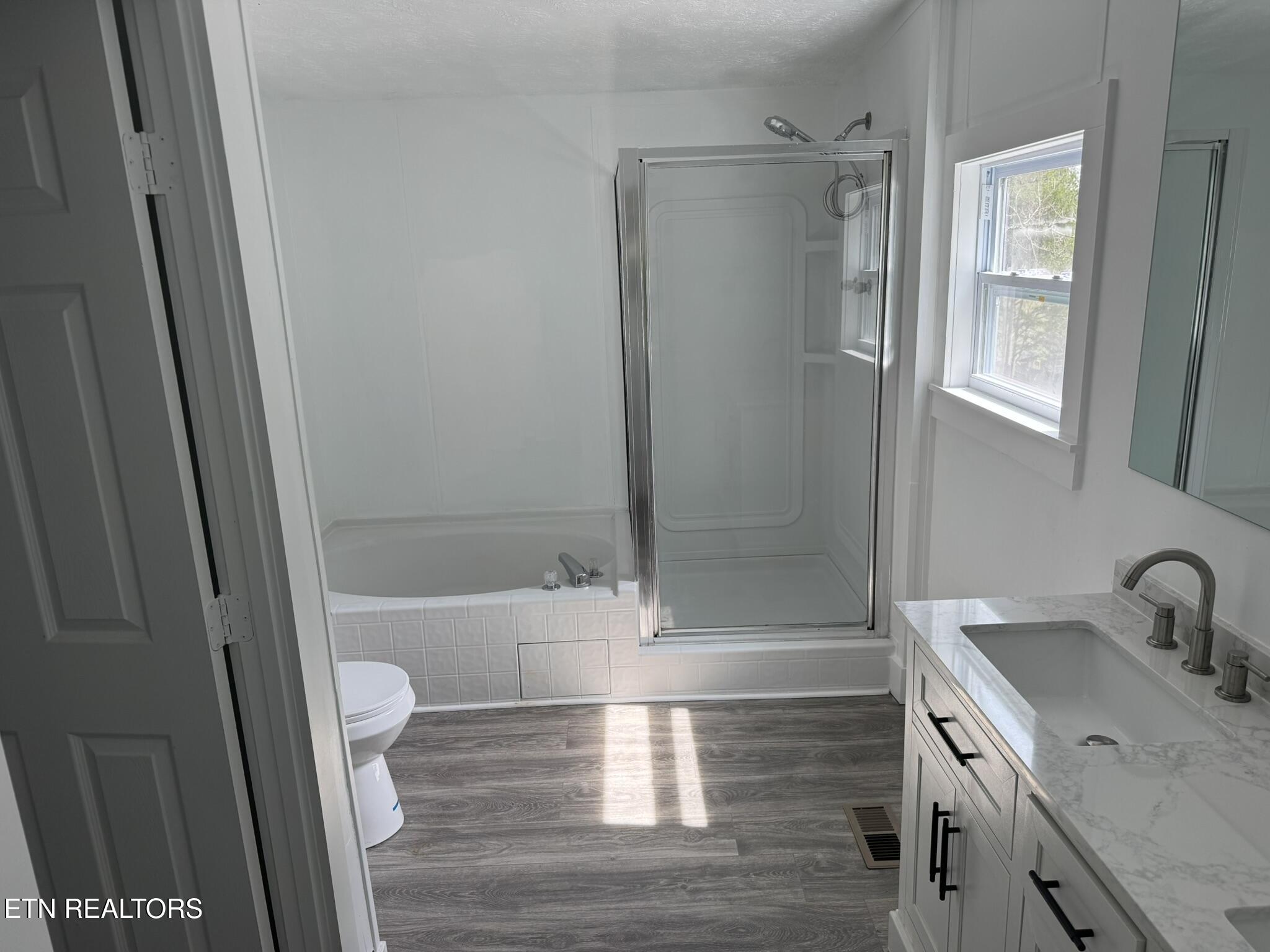 4414 Mission Road Southeast Knoxville, TN 37920 - Photo 10 of 19 10