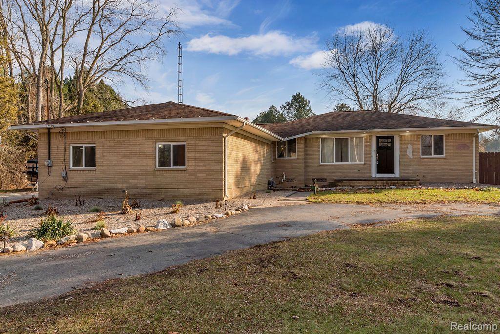 9108 North Webster Road Clio, MI 48420 - Photo 1 of 51