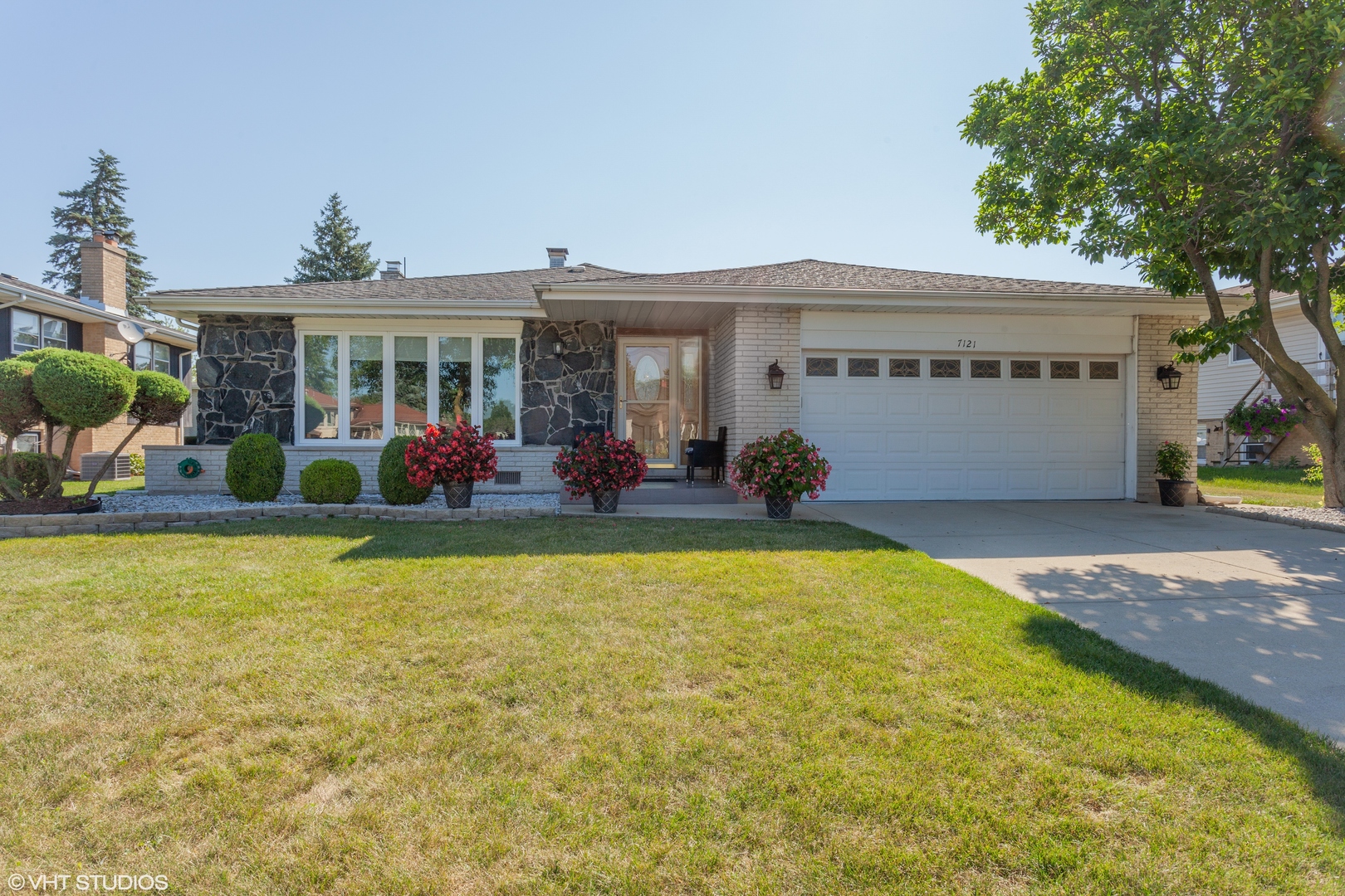 7121 Summit Road Darien, IL 60561 - Photo 1 of 22