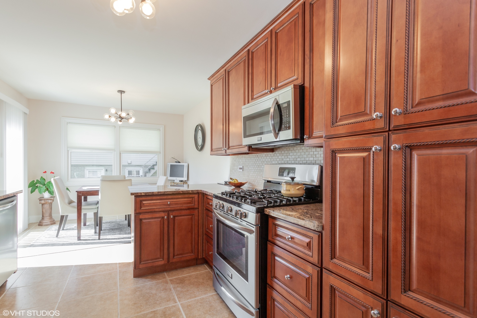 7121 Summit Road Darien, IL 60561 - Photo 9 of 22