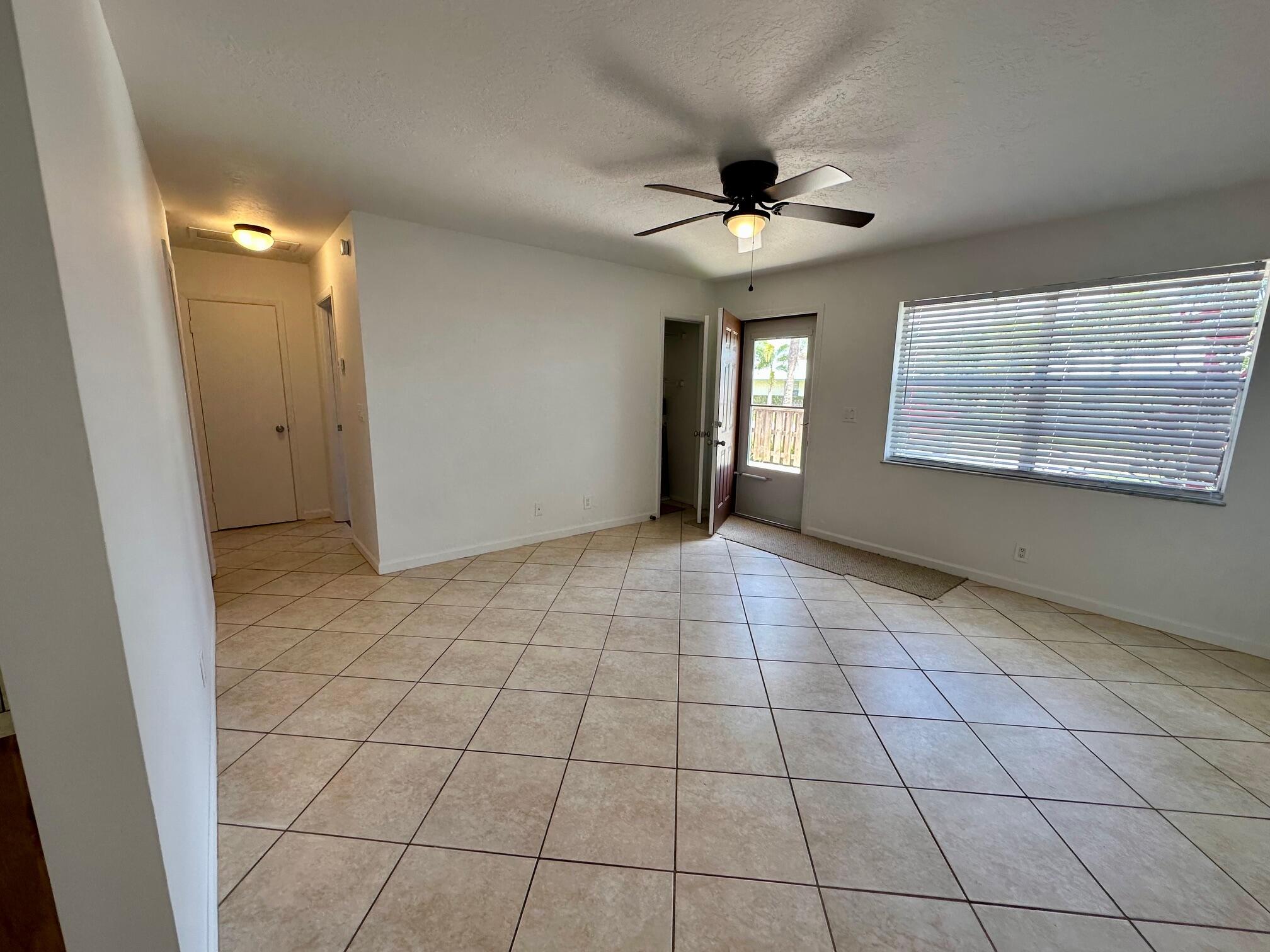 8698 Southeast Hobe Ridge Avenue Hobe Sound, FL 33455 - Photo 6 of 16 Living room