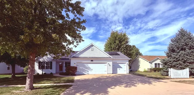 $350,000 | 1606 East Marc Trail, Urbana, IL 61802