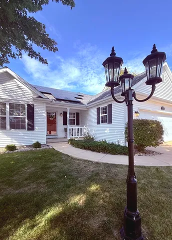 $350,000 | 1606 East Marc Trail, Urbana, IL 61802