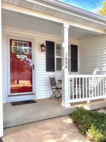 $350,000 | 1606 East Marc Trail, Urbana, IL 61802