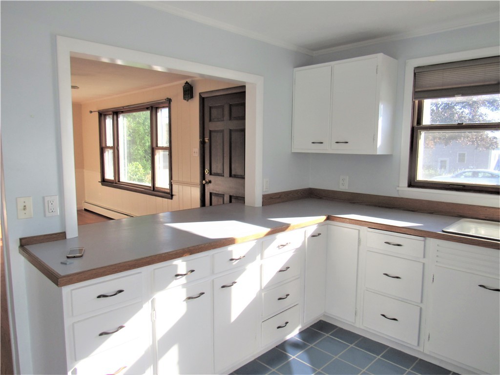 840 Boston Neck Road Narragansett, RI 02882 - Photo 8 of 21