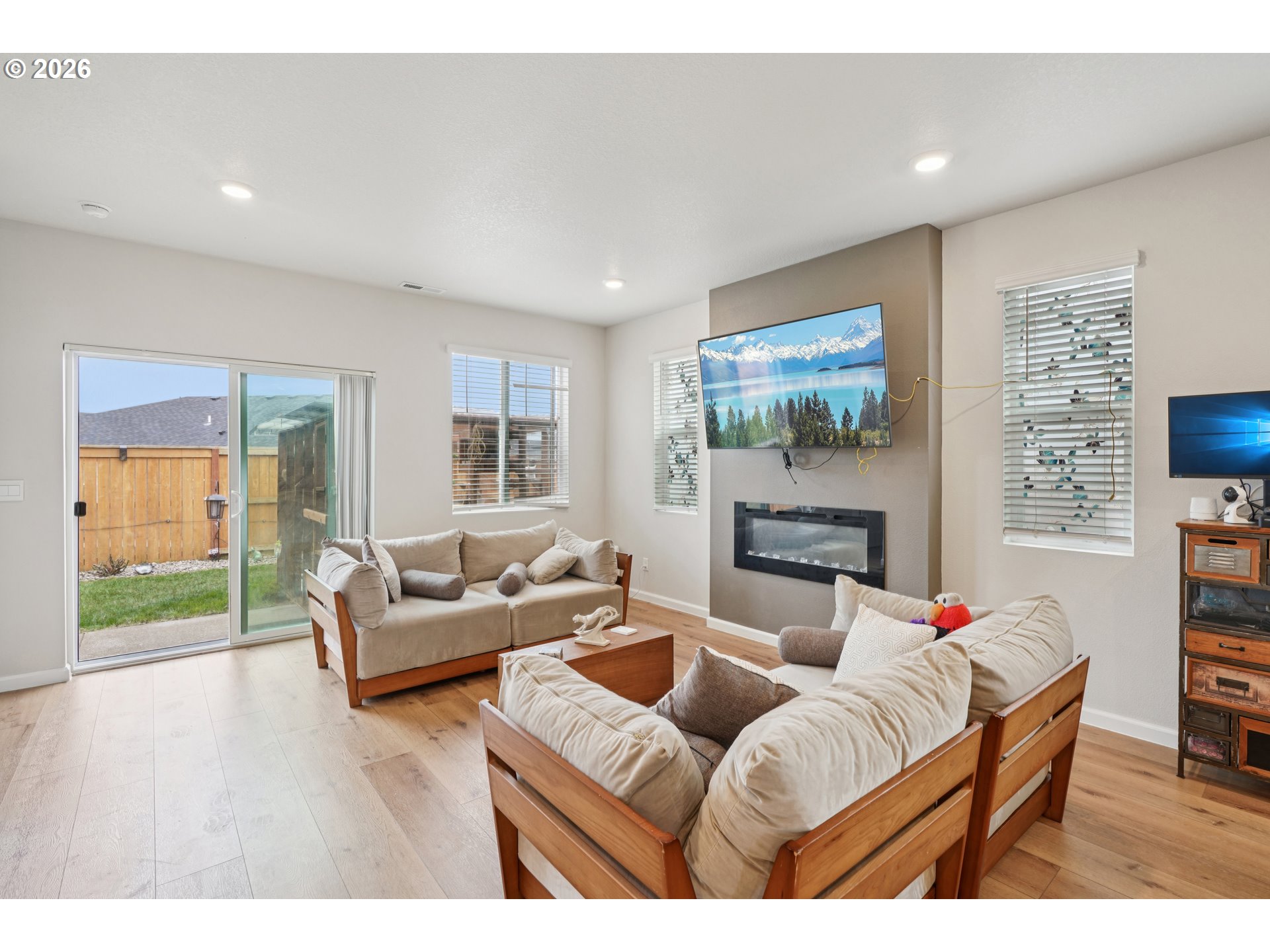 438 Greencrest Street Northeast Salem, OR 97301 - Photo 5 of 35