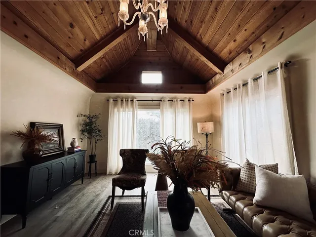 $929,000 | 505 East Bishop Street, Santa Ana, CA 92701