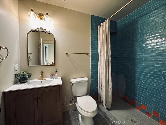 $929,000 | 505 East Bishop Street, Santa Ana, CA 92701